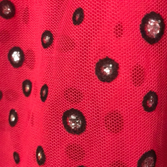 Tempted girls - Picture 2 of 6